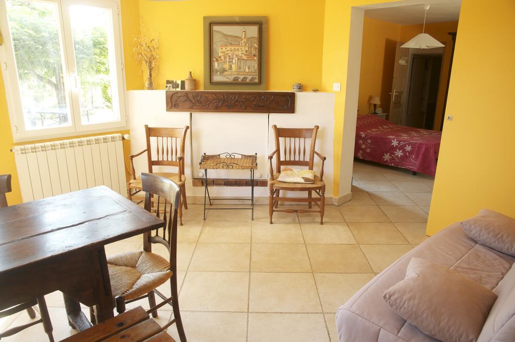 Le Petit Bacalan Villa Mormoiron Szoba fotó