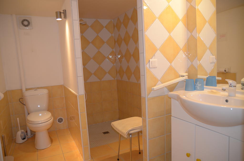 Le Petit Bacalan Villa Mormoiron Szoba fotó